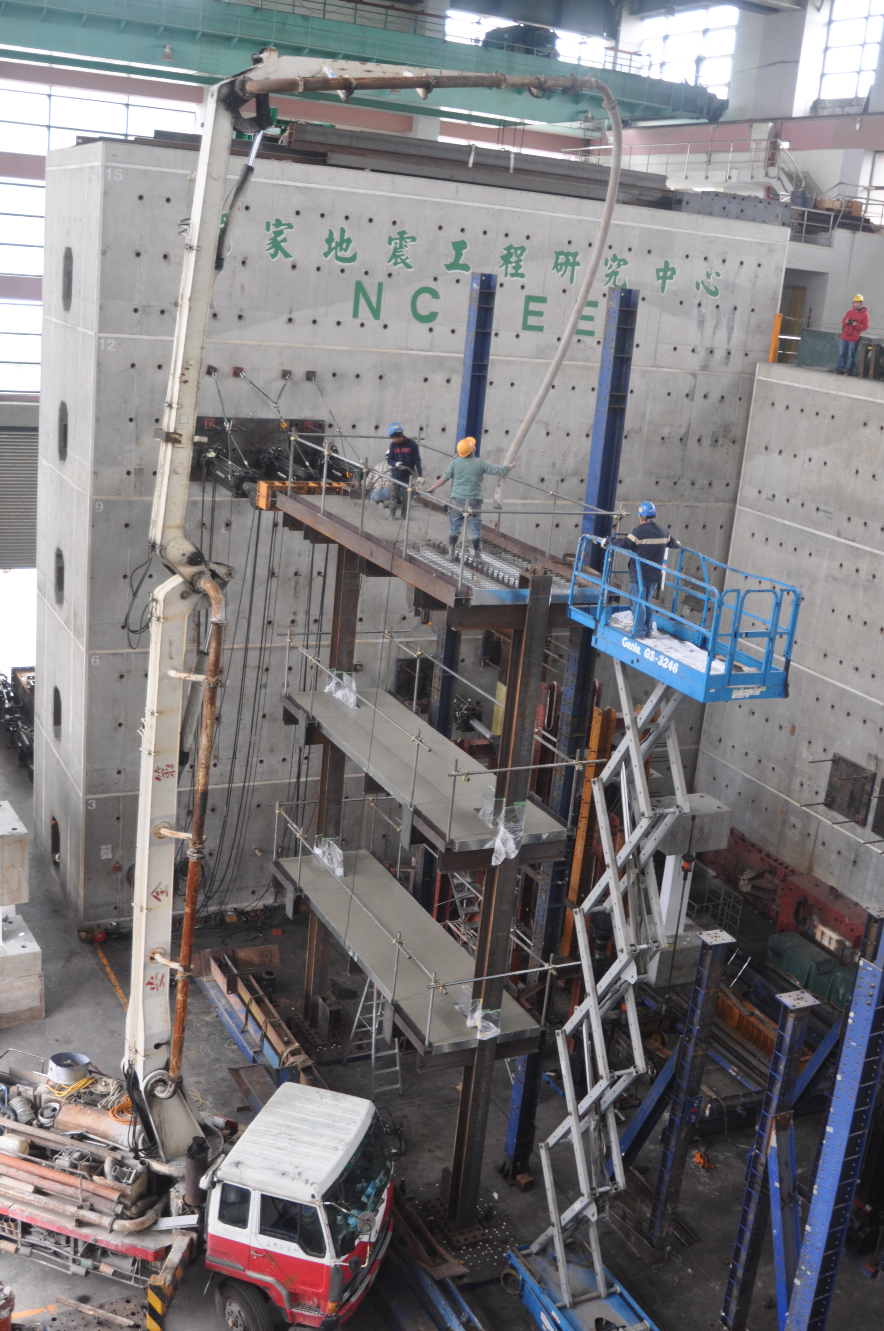 AISC/NCREE SPECIAL CONCENTRICALLY BRACED FRAME TEST